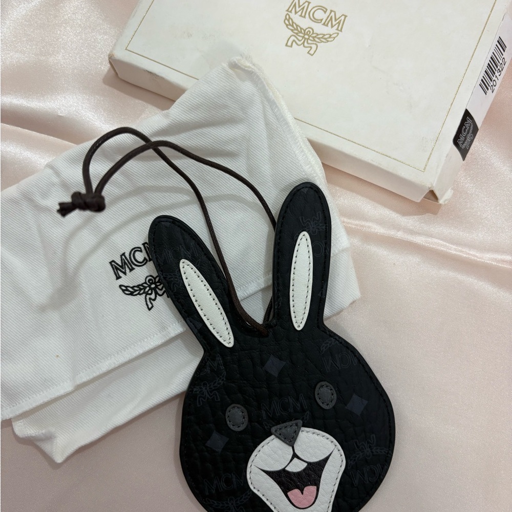MCM Anhanger Hase in Bayern tag
